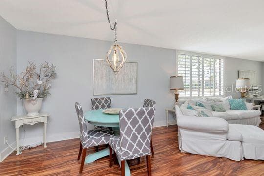 220 BELLEVIEW BOULEVARD — photo 12 of 37