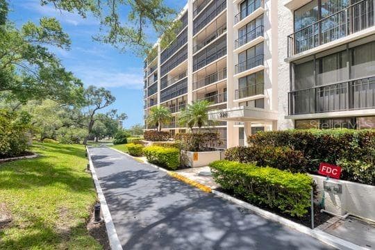 220 BELLEVIEW BOULEVARD — photo 1 of 37