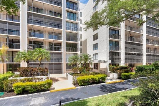 220 BELLEVIEW BOULEVARD — photo 3 of 37