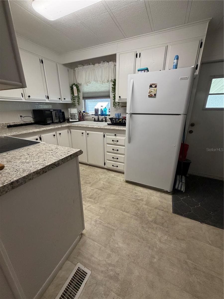 520 MARNIE CIRCLE — photo 18 of 32
