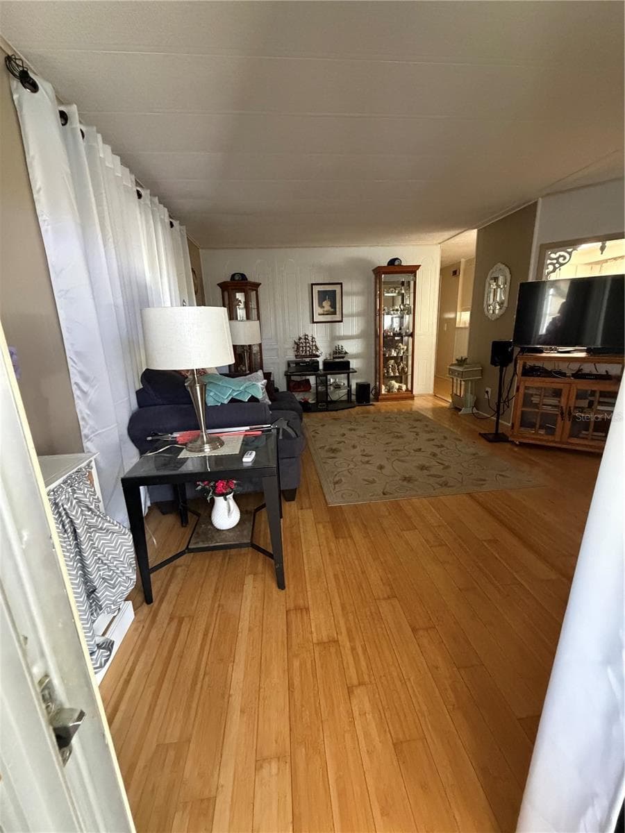 520 MARNIE CIRCLE — photo 9 of 32