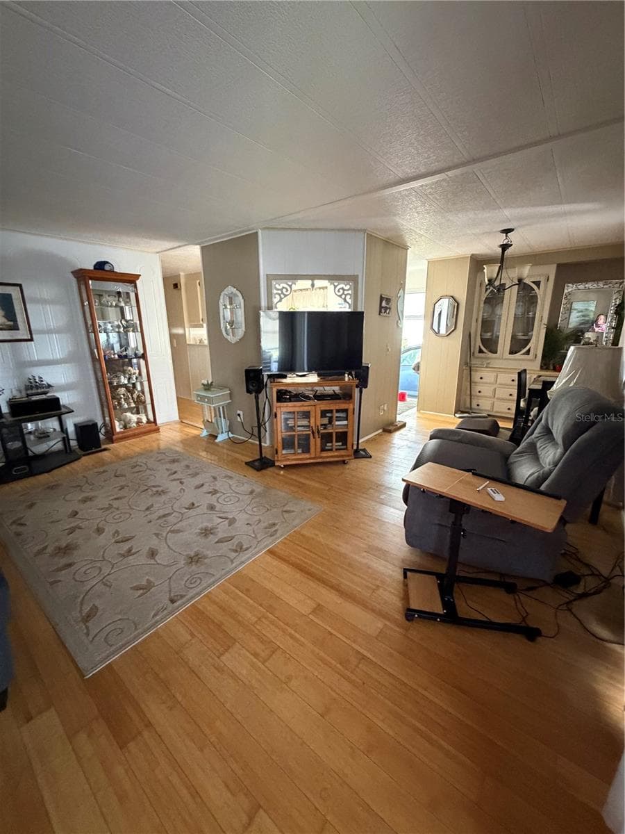520 MARNIE CIRCLE — photo 11 of 32