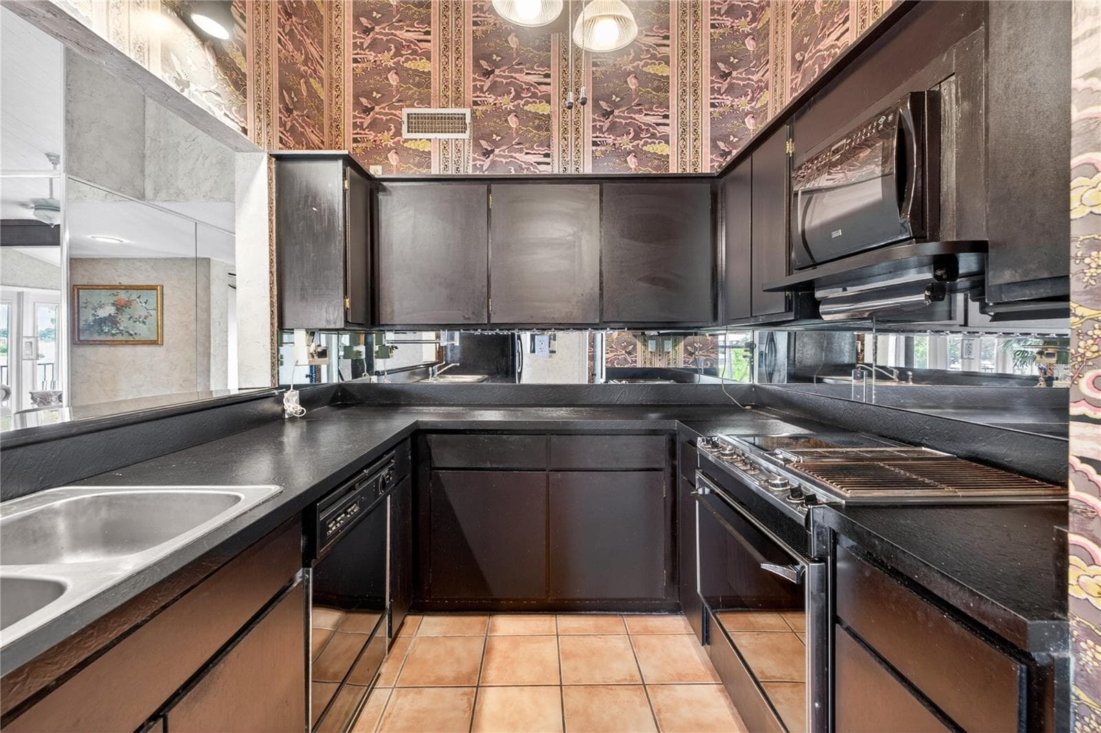 200 MAITLAND AVENUE — photo 11 of 33