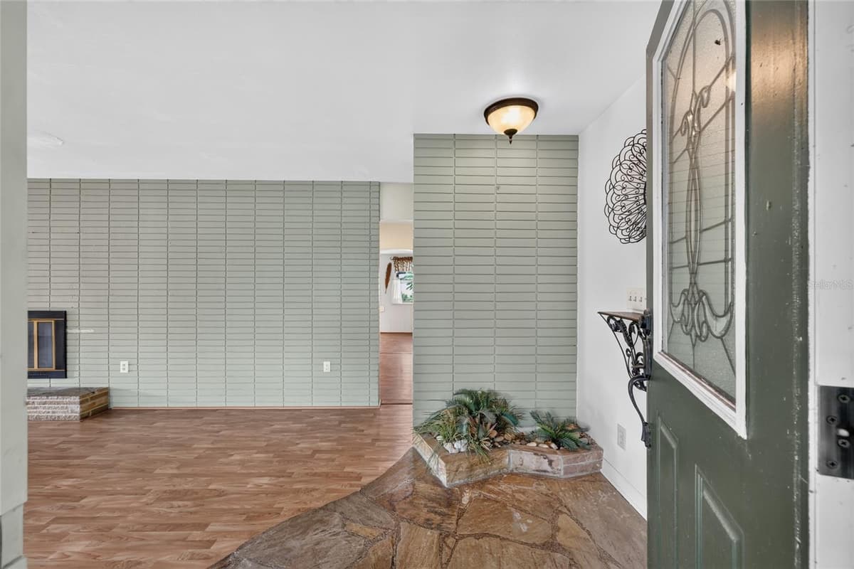 5216 SYDNEY ROAD — photo 8 of 68