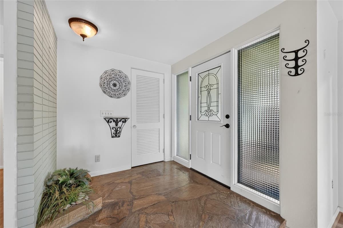 5216 SYDNEY ROAD — photo 9 of 68