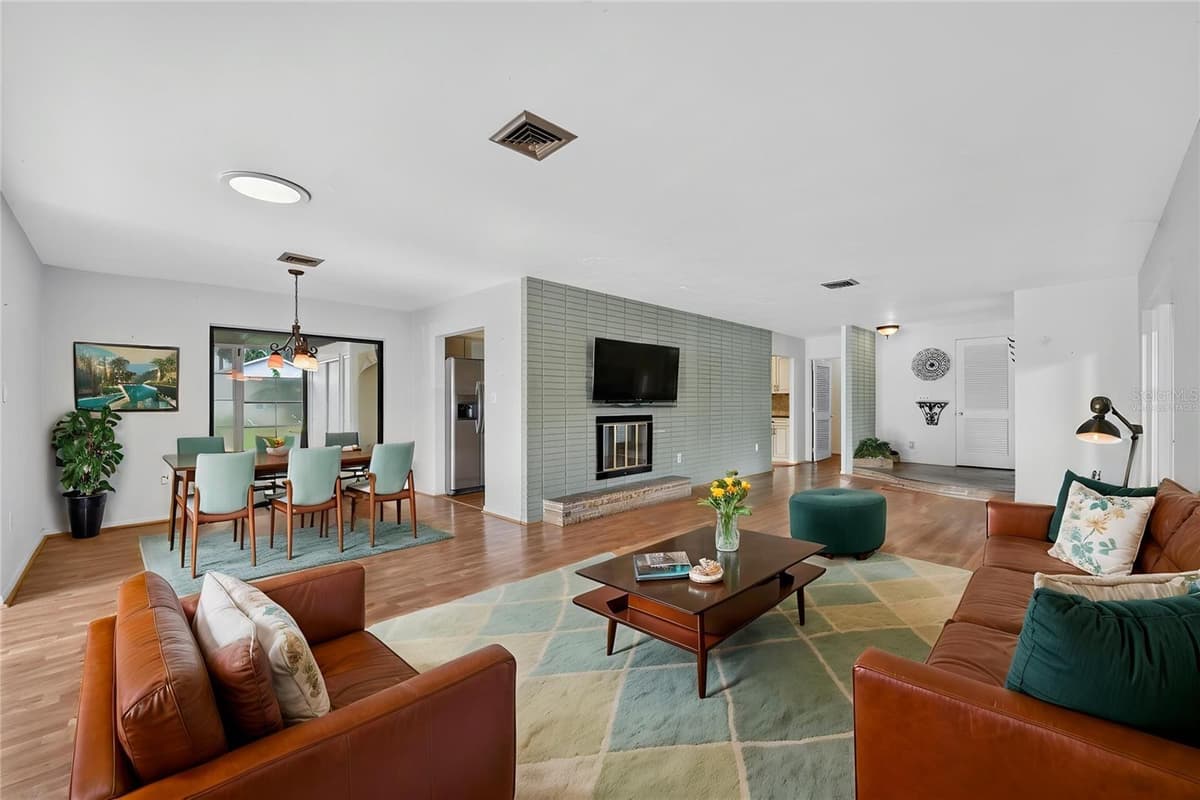 5216 SYDNEY ROAD — photo 10 of 68