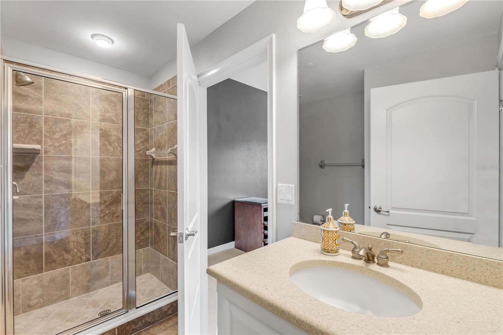 424 LUNA BELLA LANE — photo 33 of 61