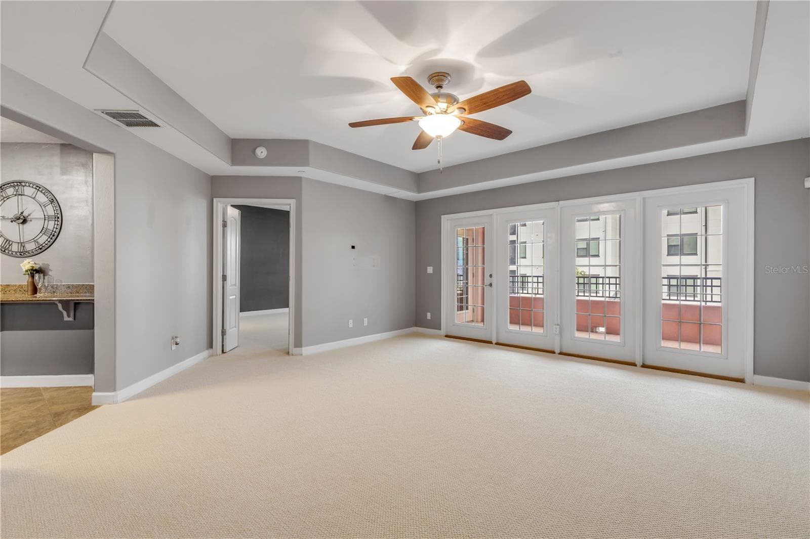 424 LUNA BELLA LANE — photo 17 of 61
