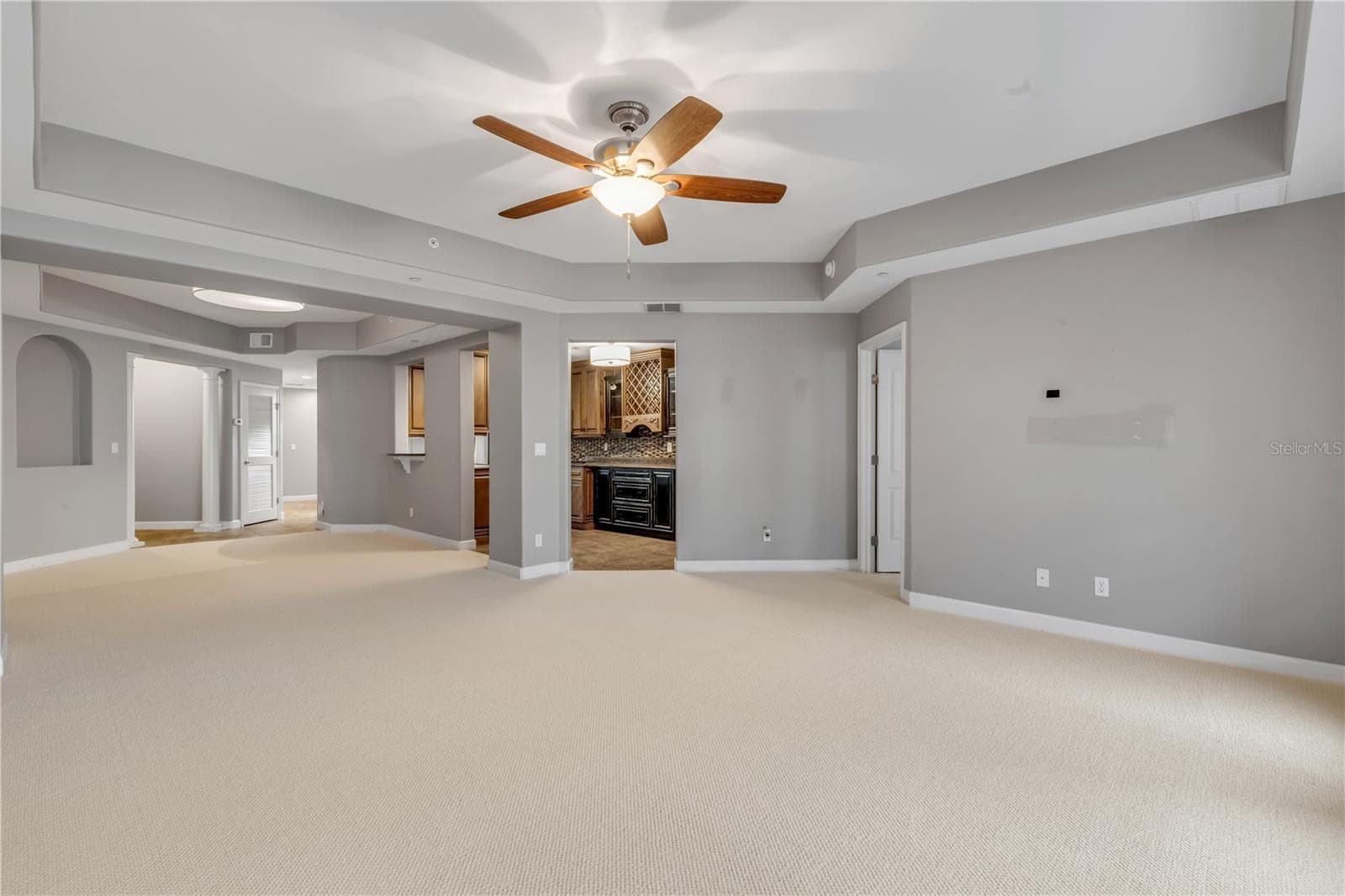 424 LUNA BELLA LANE — photo 12 of 61