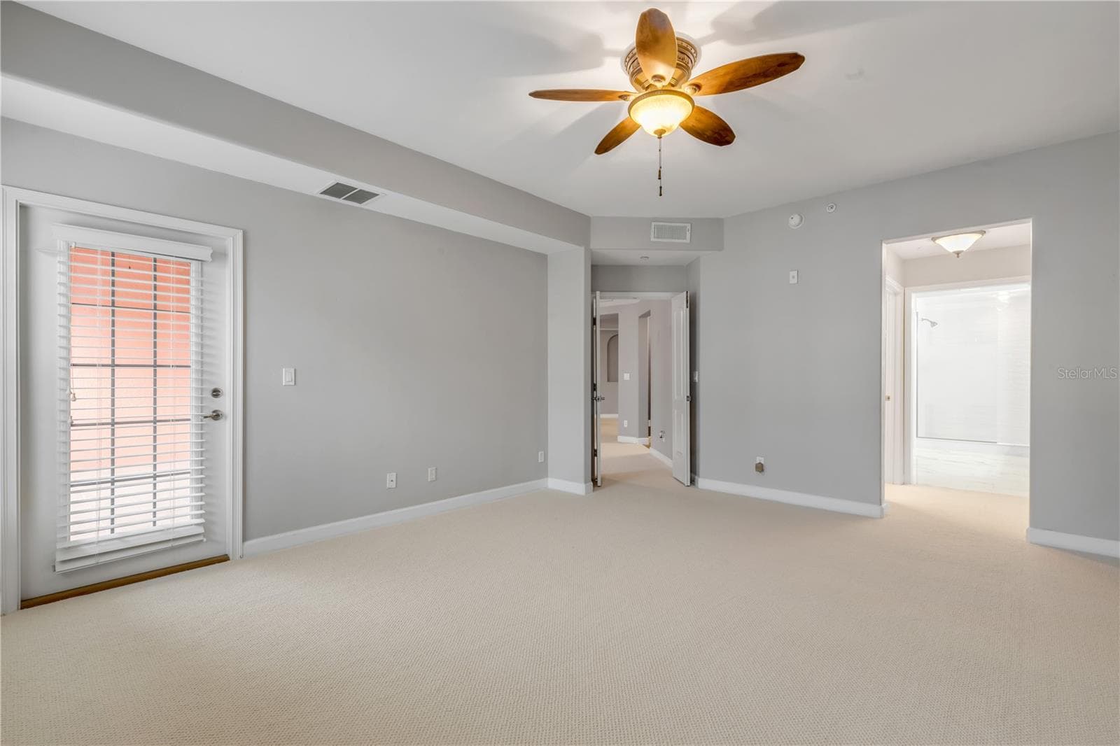 424 LUNA BELLA LANE — photo 24 of 61