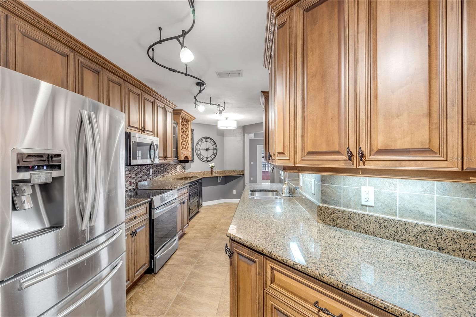 424 LUNA BELLA LANE — photo 14 of 61