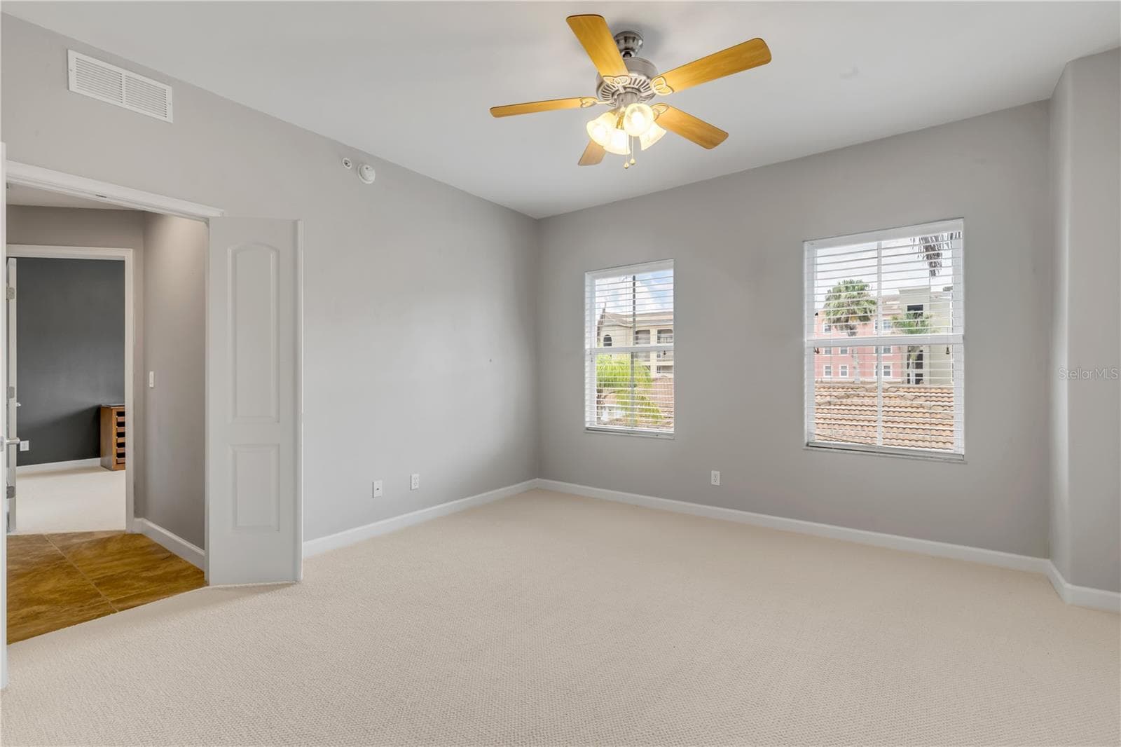 424 LUNA BELLA LANE — photo 31 of 61