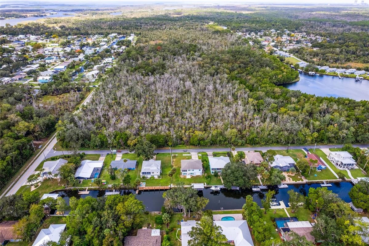 3625 SUWANNEE POINT — photo 9 of 67