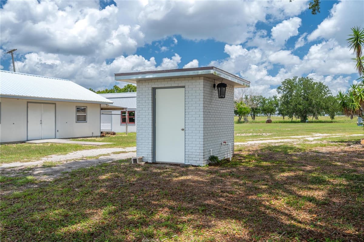 1325 THORNBURG ROAD — photo 48 of 67