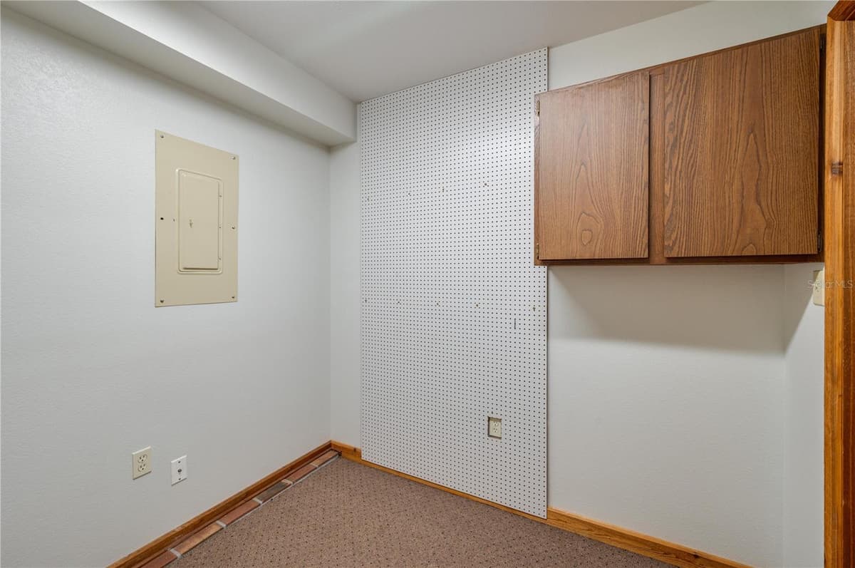 1325 THORNBURG ROAD — photo 42 of 67