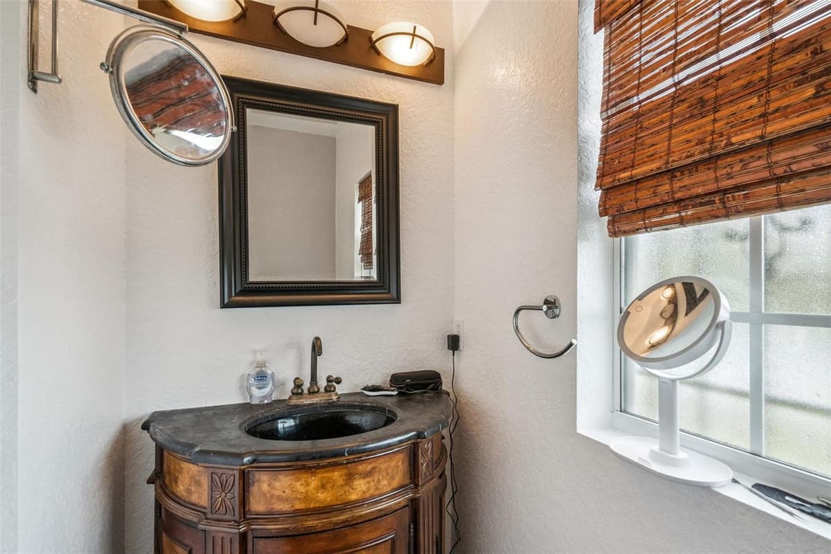 5825 LAKE LIZZIE DRIVE — photo 40 of 72