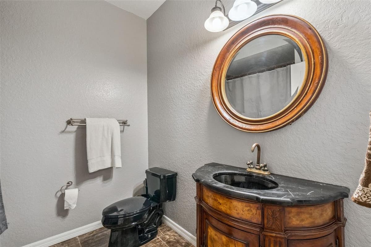 5825 LAKE LIZZIE DRIVE — photo 38 of 72