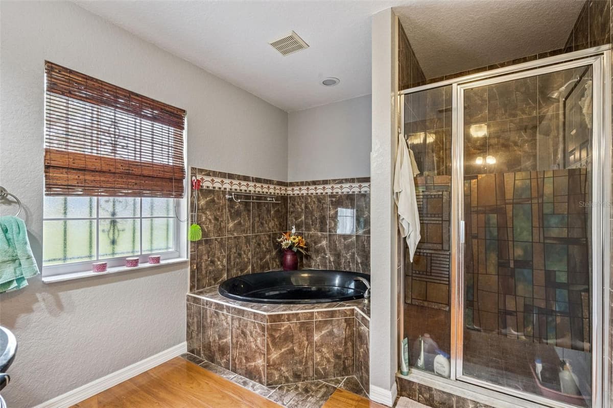 5825 LAKE LIZZIE DRIVE — photo 34 of 72