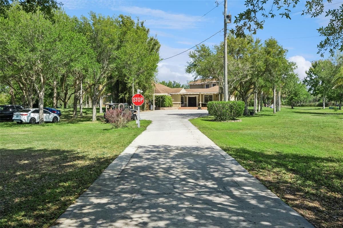 5825 LAKE LIZZIE DRIVE — photo 4 of 72