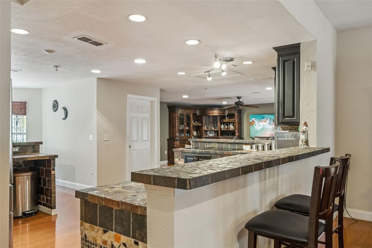 5825 LAKE LIZZIE DRIVE — photo 18 of 72