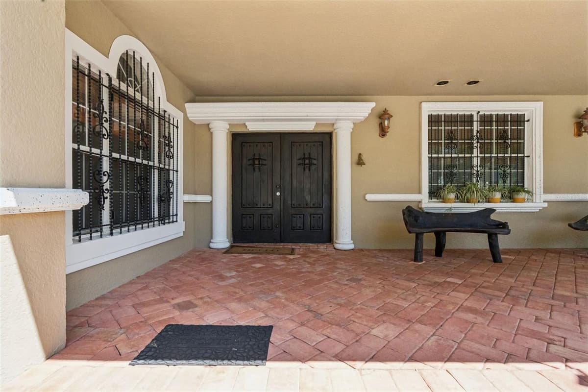 5825 LAKE LIZZIE DRIVE — photo 3 of 72