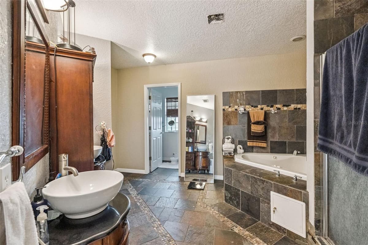 5825 LAKE LIZZIE DRIVE — photo 31 of 72