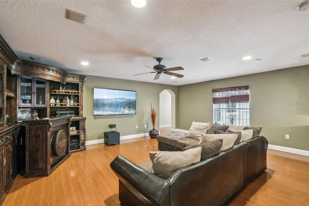 5825 LAKE LIZZIE DRIVE — photo 10 of 72
