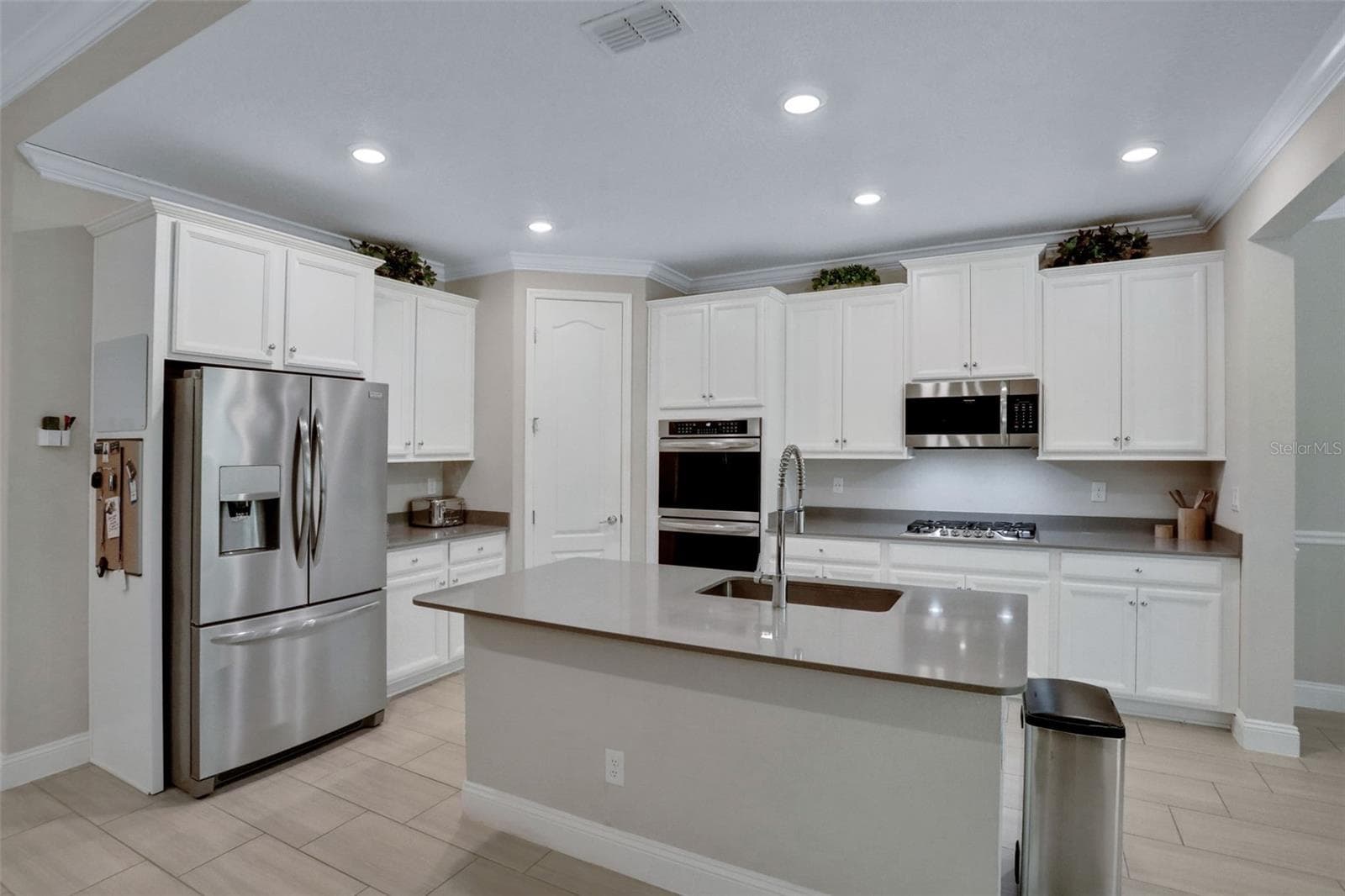 363 LATROBE AVENUE — photo 8 of 70