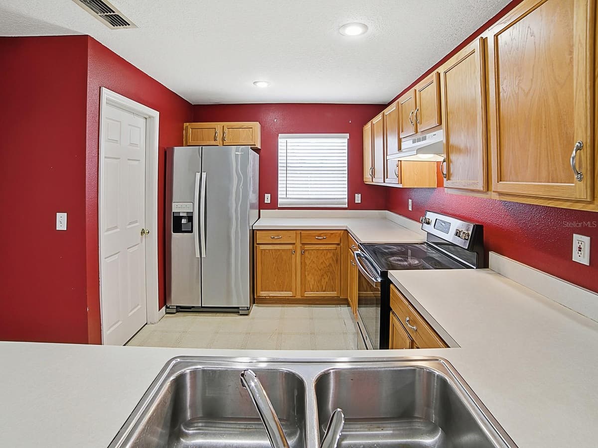 4030 LAKE BLUFF DRIVE — photo 13 of 32