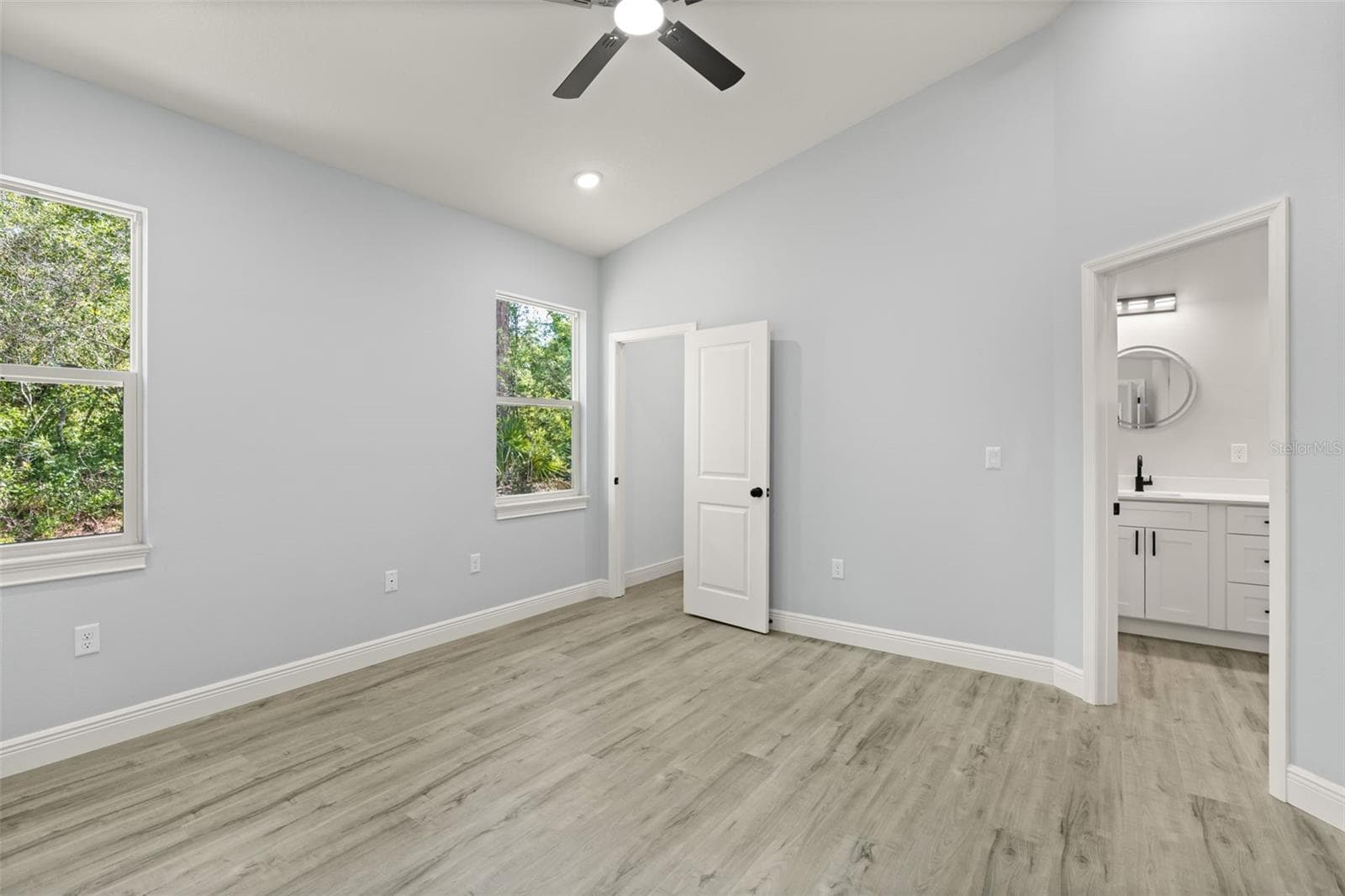 149 HICKORY AVENUE — photo 13 of 26