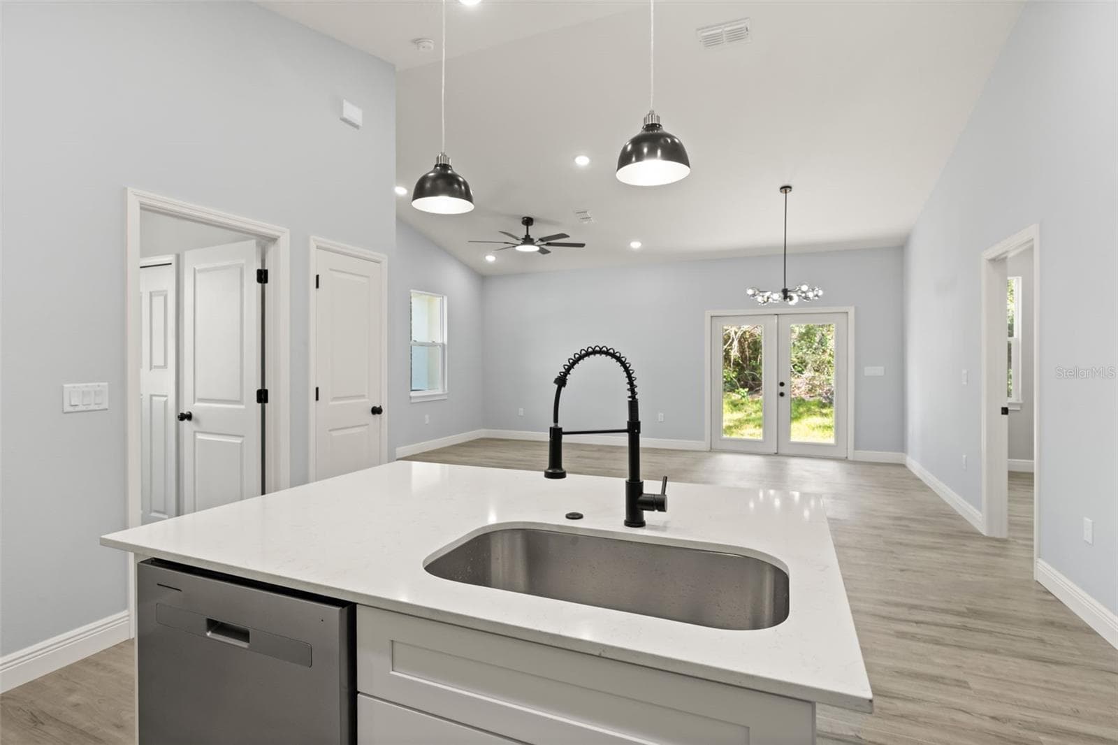 149 HICKORY AVENUE — photo 10 of 26