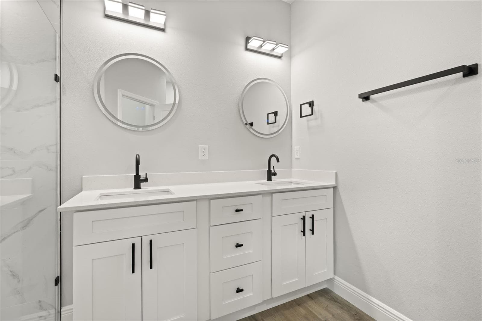 149 HICKORY AVENUE — photo 16 of 26