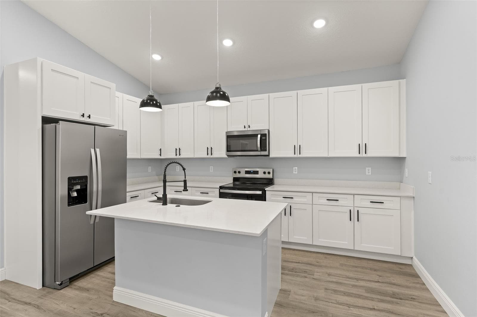 149 HICKORY AVENUE — photo 8 of 26