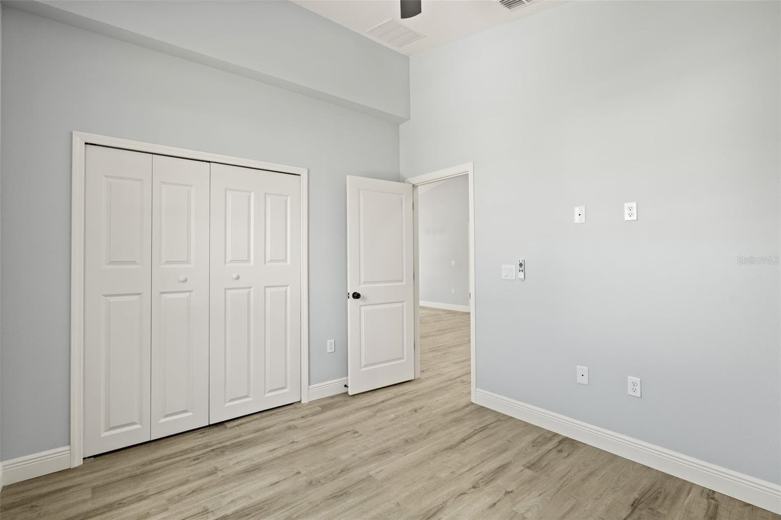 149 HICKORY AVENUE — photo 12 of 26