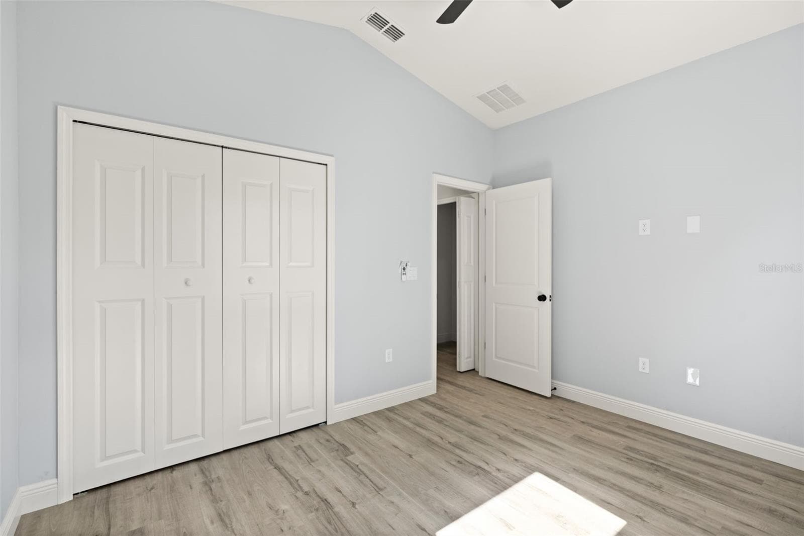 149 HICKORY AVENUE — photo 21 of 26