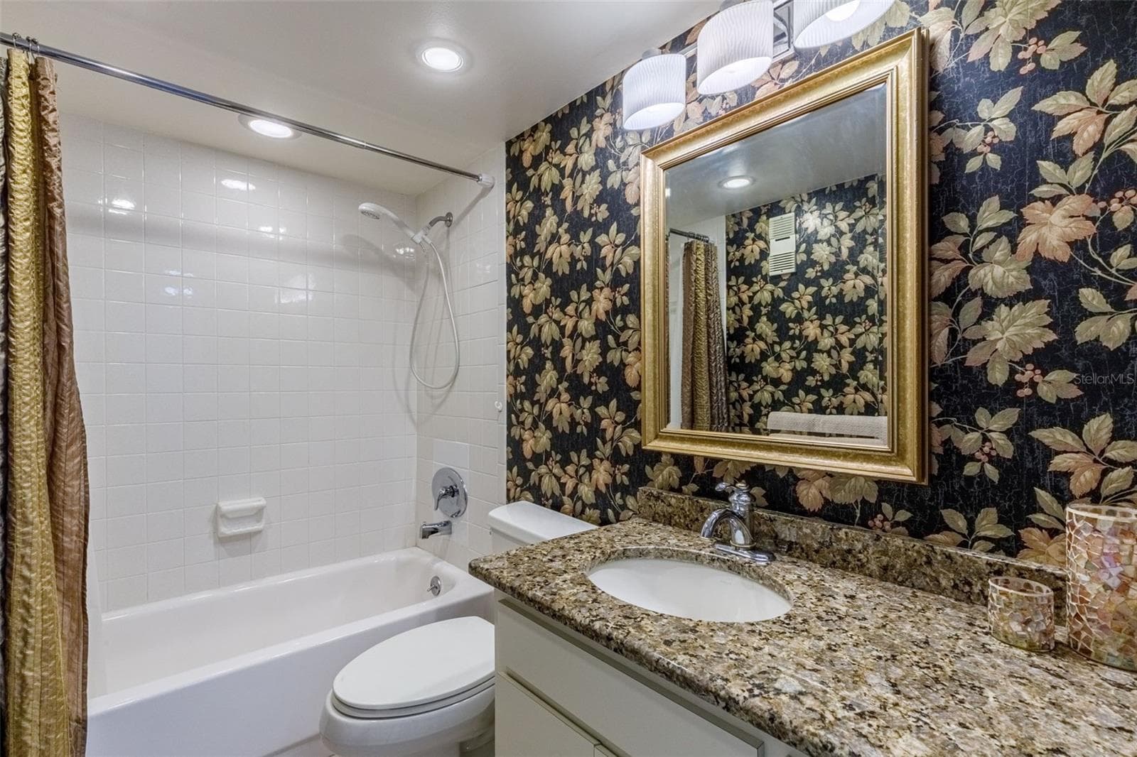 7665 SUN ISLAND DRIVE — photo 31 of 43