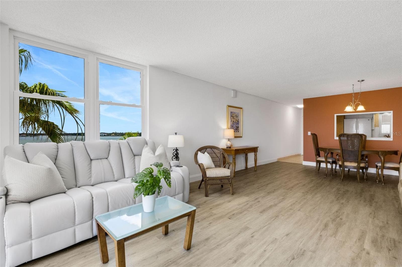 7665 SUN ISLAND DRIVE — photo 10 of 43