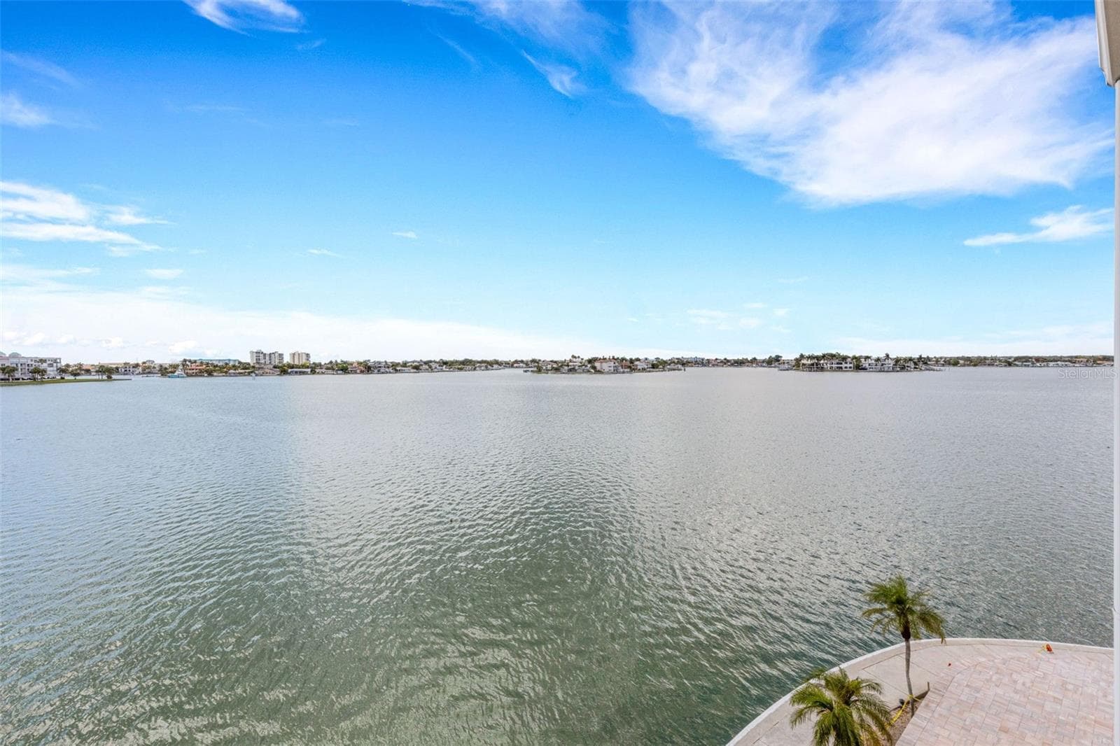 7665 SUN ISLAND DRIVE — photo 15 of 43