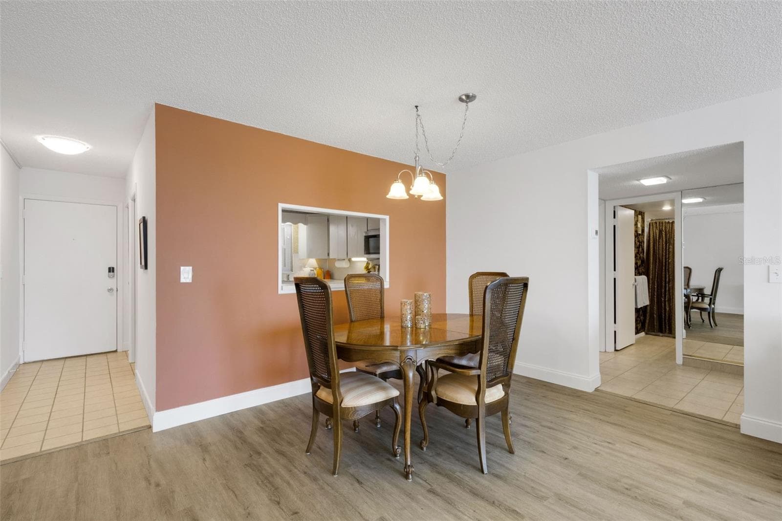 7665 SUN ISLAND DRIVE — photo 6 of 43