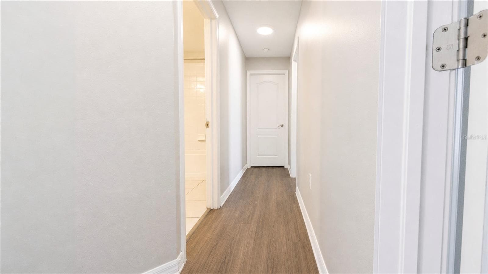 210 SMOKEY HILL AVENUE — photo 14 of 23
