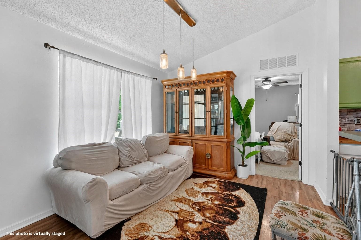 16 REGENCY DRIVE — photo 7 of 27