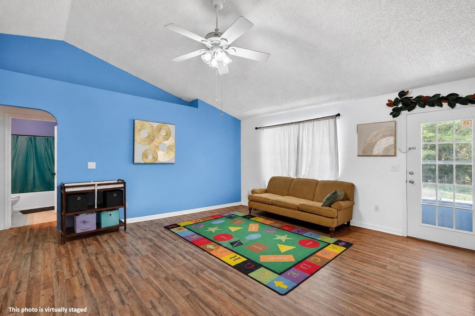 16 REGENCY DRIVE — photo 6 of 27