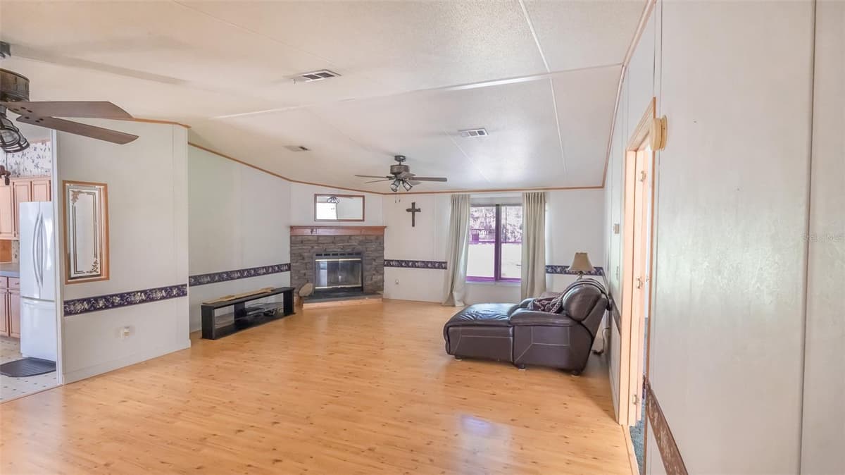 17824 143RD TERRACE — photo 8 of 35