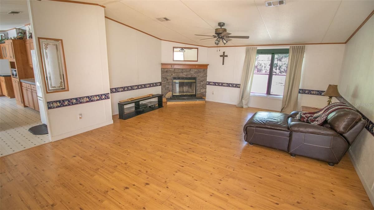 17824 143RD TERRACE — photo 9 of 35
