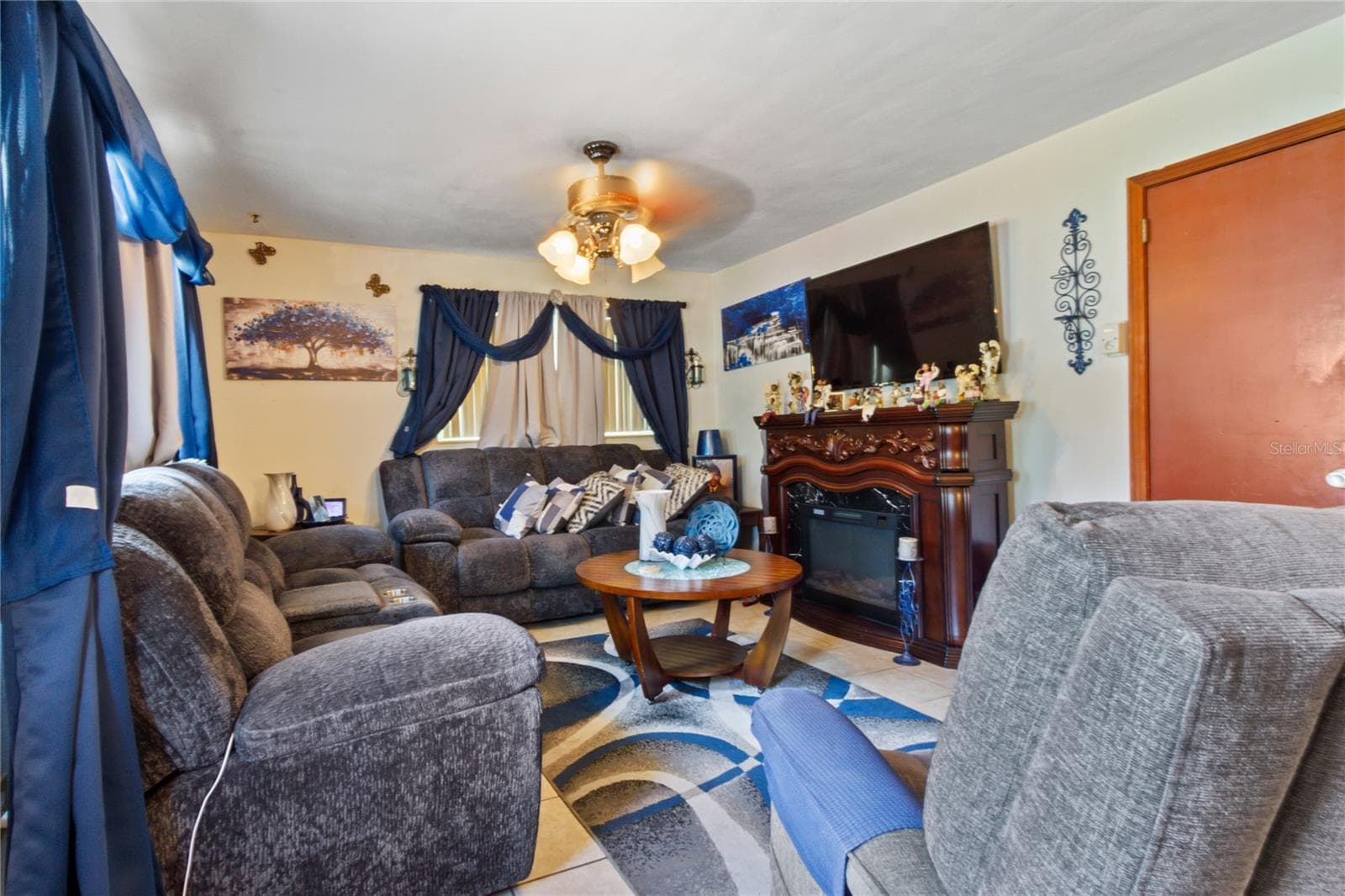 3741 BELL STREET — photo 12 of 25