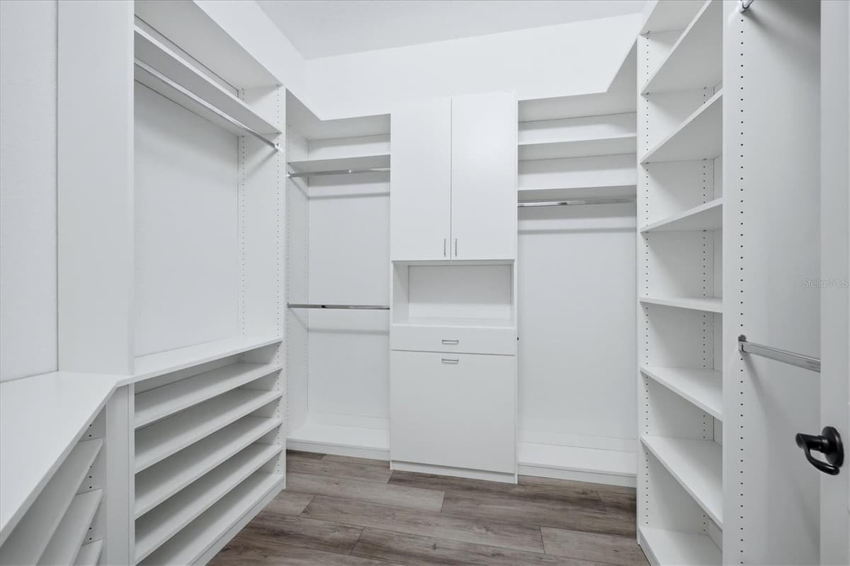 13652 CLASSICO COURT — photo 23 of 56