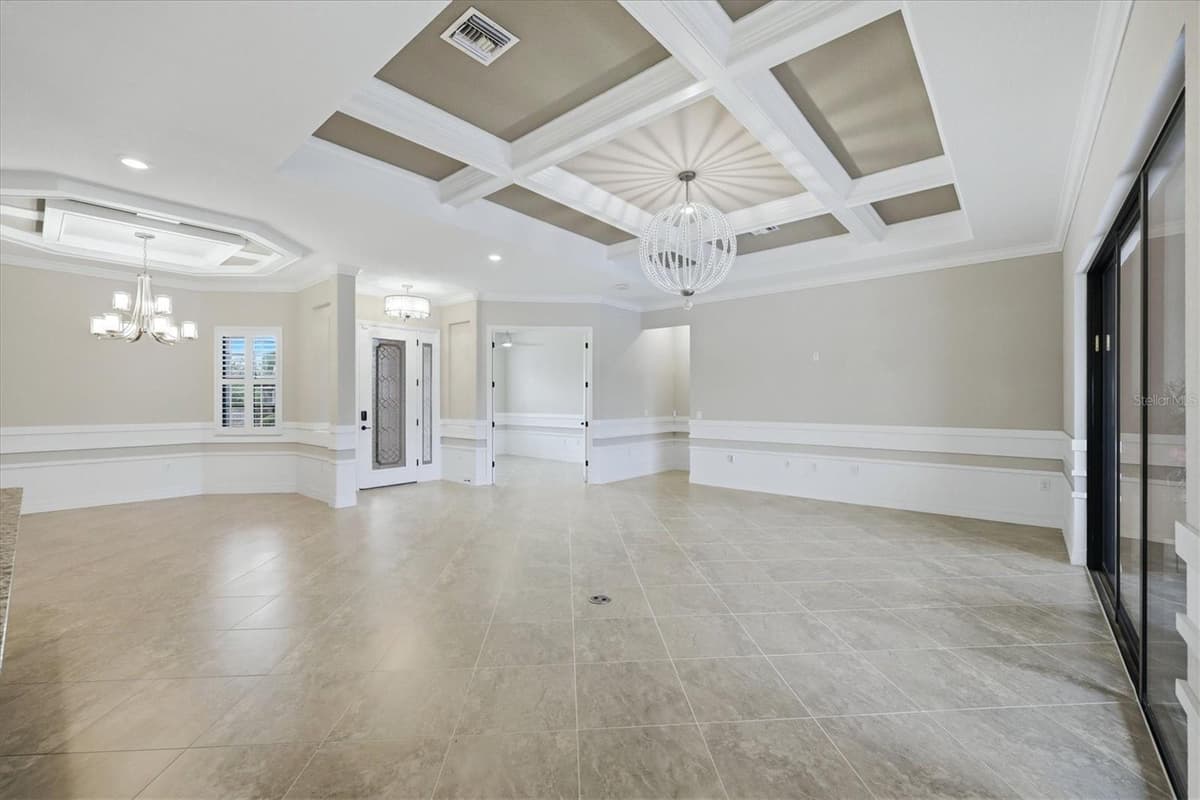 13652 CLASSICO COURT — photo 9 of 56