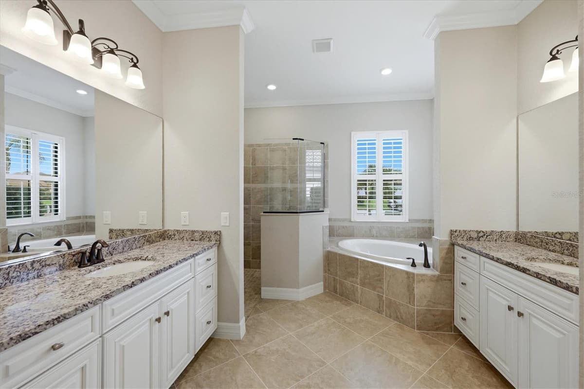 13652 CLASSICO COURT — photo 21 of 56
