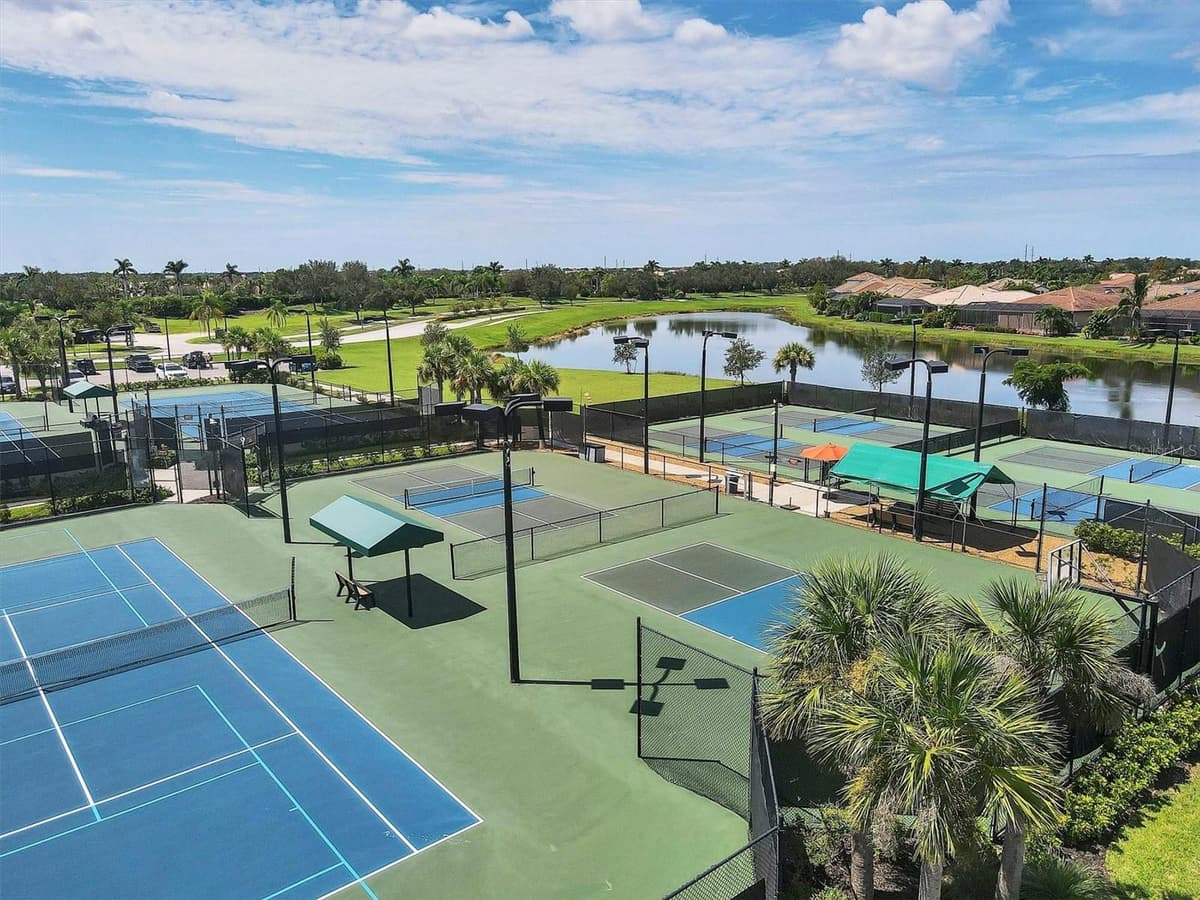 13652 CLASSICO COURT — photo 45 of 56
