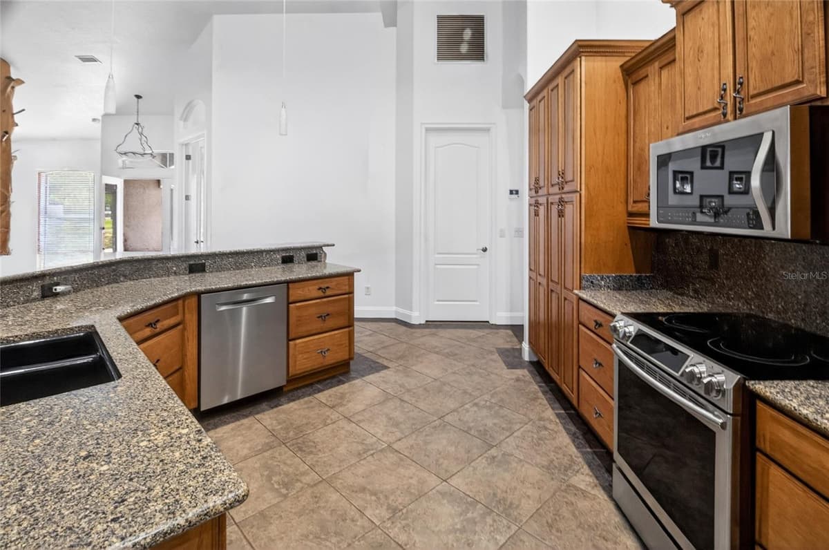 14014 201ST TERRACE — photo 11 of 42